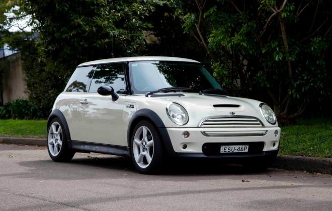 White JCW R53 Mini Cooper S 2004 (1).jpg