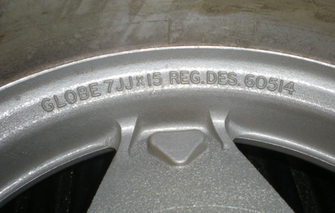 XD ESP Bathurst Globe 15 inch wheels casting marks.png