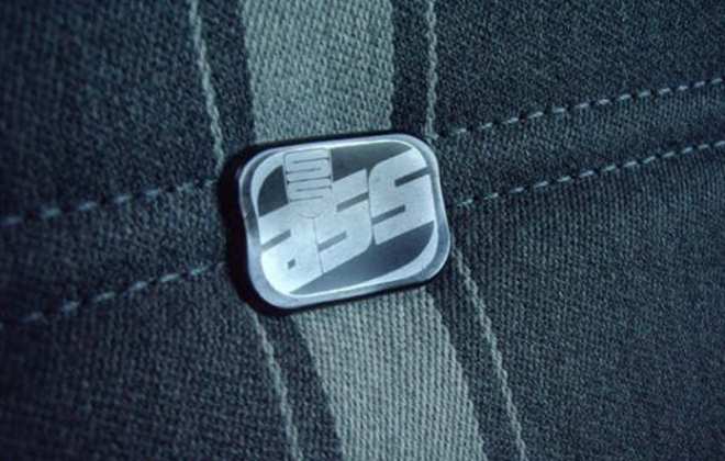 XE ESP Fairmont Ghia Scheel seats badge.png