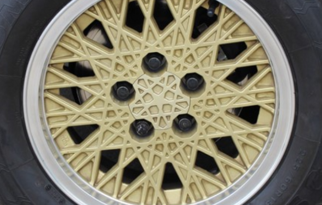 XE ESP Fairmont Ghia snowflake wheel image.png