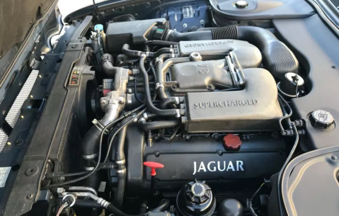 engine images 1999 Blue Jaguar XJR X308 Australia RHD images (18).png