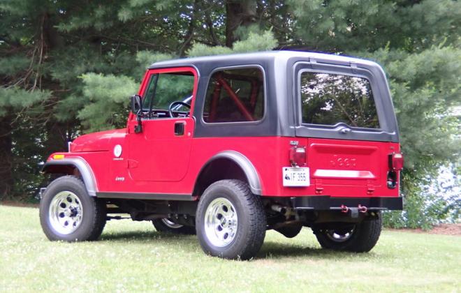For sale 1983 Jeep CJ-7 Red with hardtop USA (5).jpg