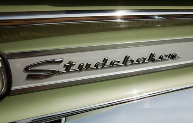 studebaker rear badge 6 cylinder.png