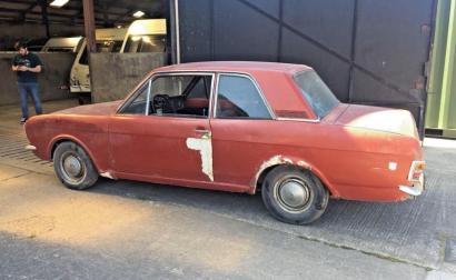 1967 Ford Cortina 1500 GT coupe manual burgundy UK (2).jpg