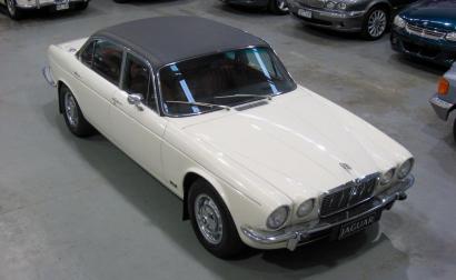 1976 Jaguar XJ V12 5.3L top.jpg