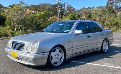 1998 E55 AMG AUstralia sedan (1).jpg