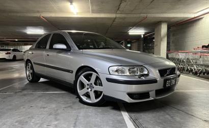 2003 Volvo S60 R Sedan RHD for sale Australia Silver (4).jpg