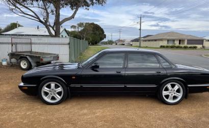 Black 1999 Jaguar X308 XJR V8 for sale Australia (1).jpg