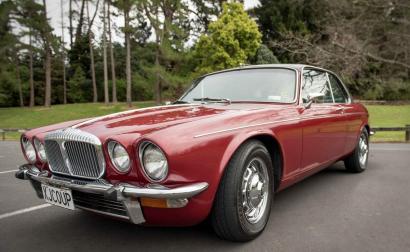 Daimler 4.2 coupe XJC maroon images (5).jpg