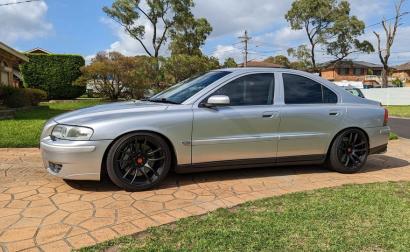 Silver over Nordkap Blue Volvo S60 R 2003 for sale Australia RHD (17).jpg