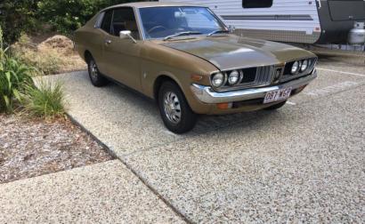 Toyota Corona MK2 coupe 1974 Gold Metallic images (10).JPG