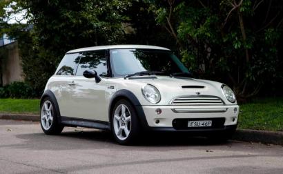 White JCW R53 Mini Cooper S 2004 (1).jpg